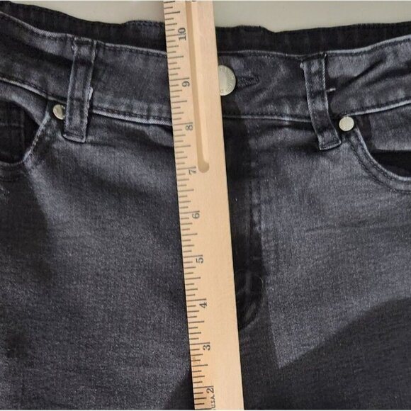 Dip Shorts Womens Size 10 Black Denim Cuffed - Picture 6 of 8